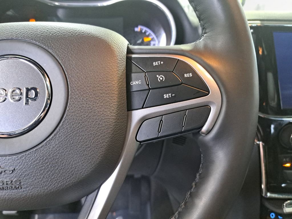 Used 2022 Jeep Grand Cherokee Limited AWD/4WD image 19