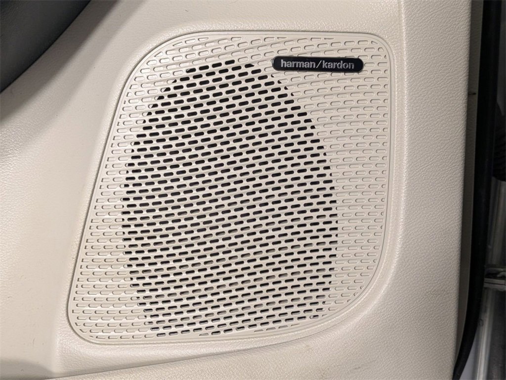 Certified 2022 Chrysler Pacifica Limited image 17