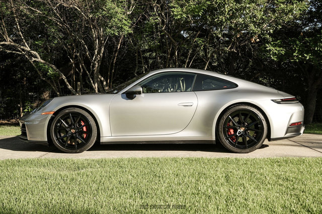 Used 2025 Porsche 911 Carrera S RWD image 3