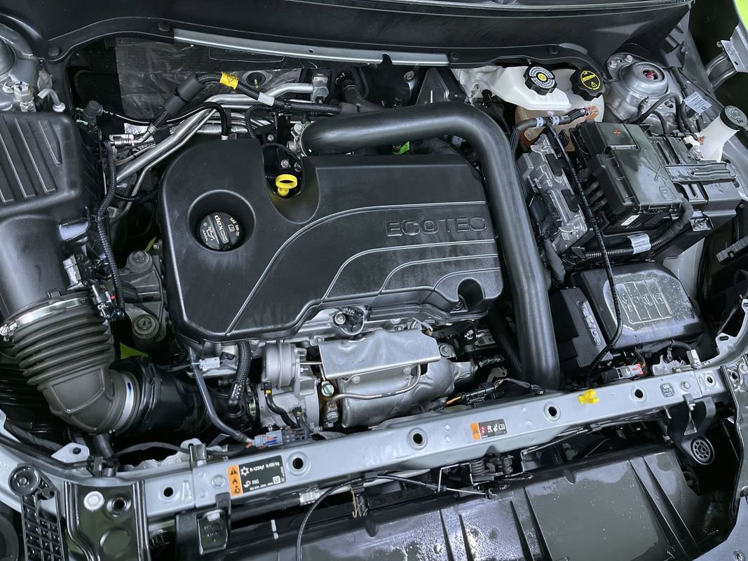 Used 2024 GMC Terrain SLT image 30