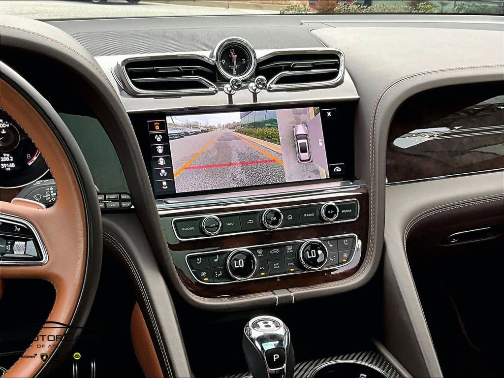 Used 2023 Bentley Bentayga Extended Wheelbase image 8