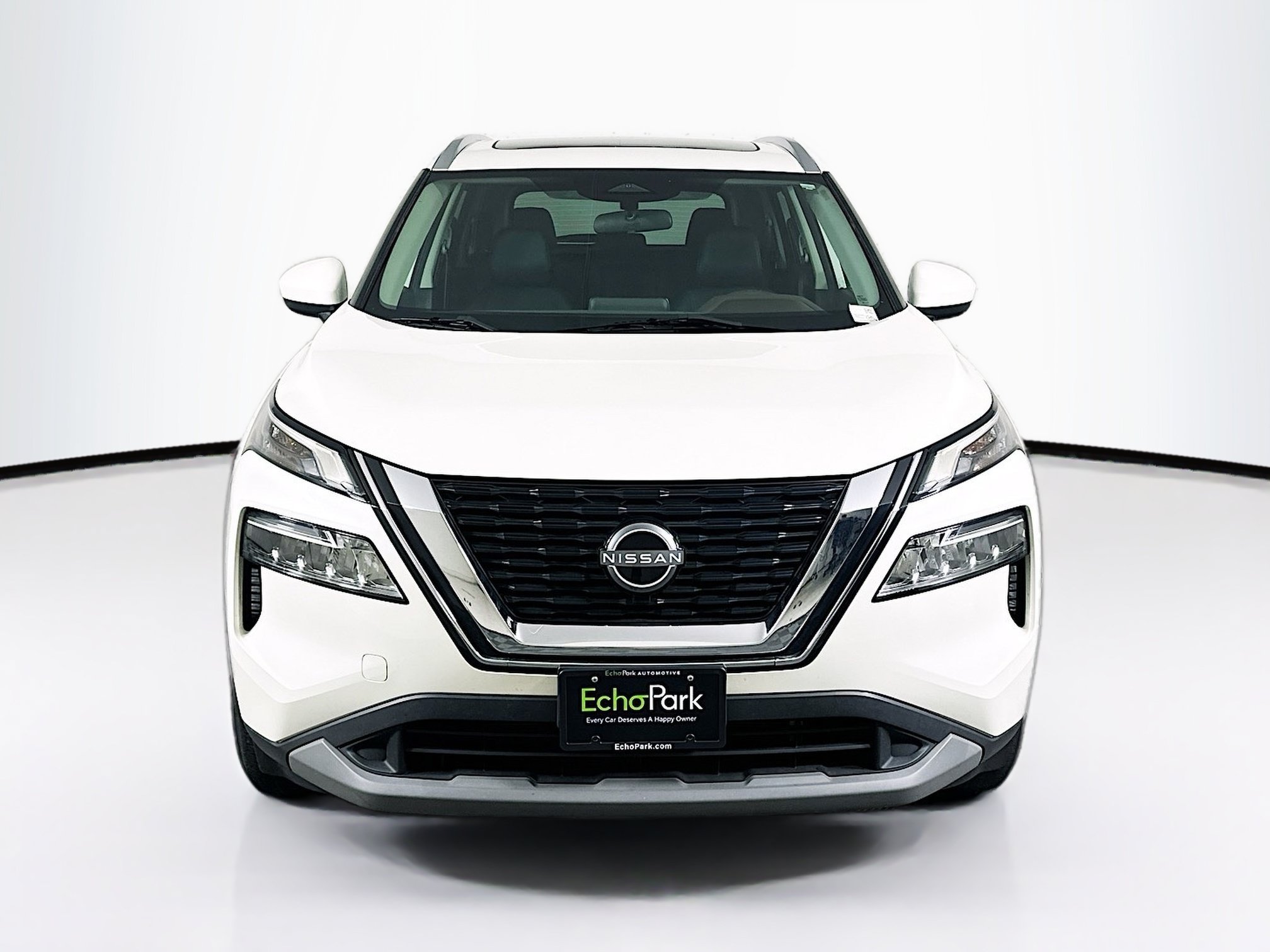 Used 2023 Nissan Rogue SV w/ SV Premium B Package FWD image 2