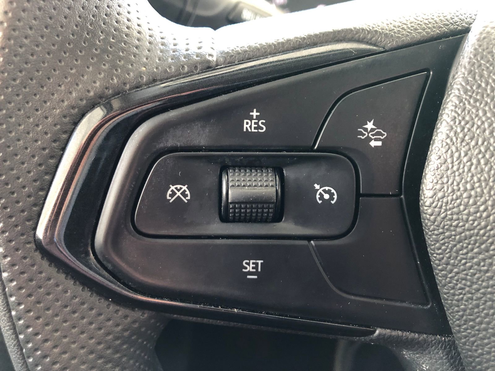 Used 2024 Chevrolet Trax LS w/ LS Convenience Package image 33