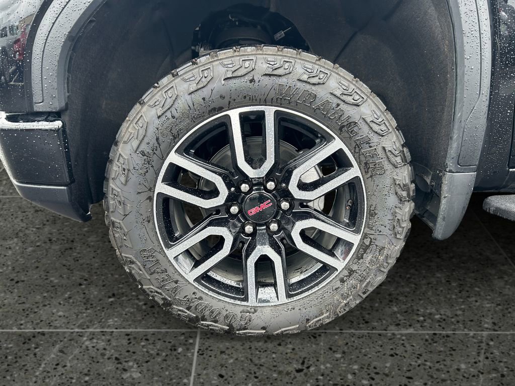 Used 2026 GMC Sierra 1500 AT4 w/ AT4 Premium Package AWD/4WD image 4
