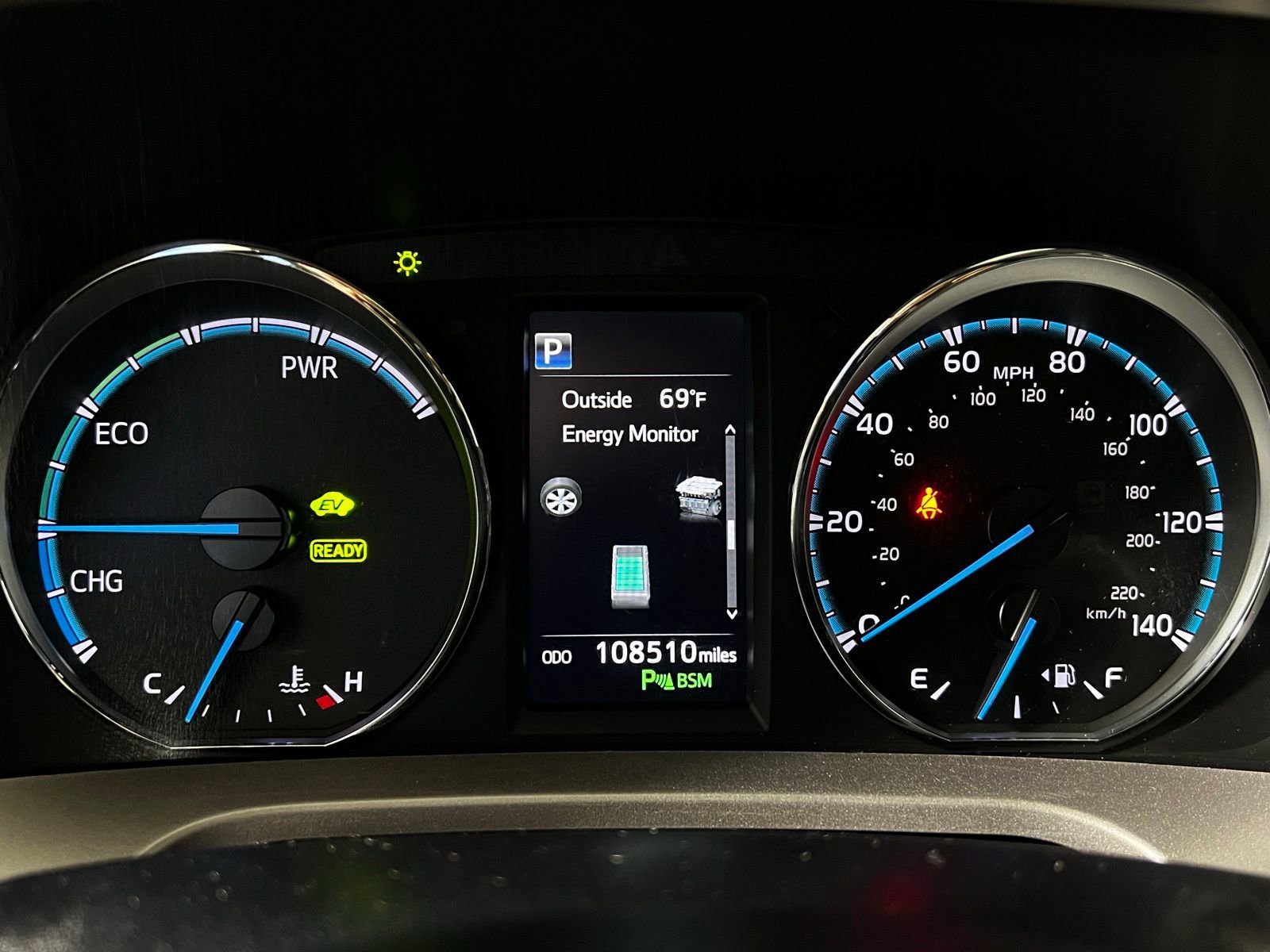 Used 2018 Toyota RAV4 Limited image 17