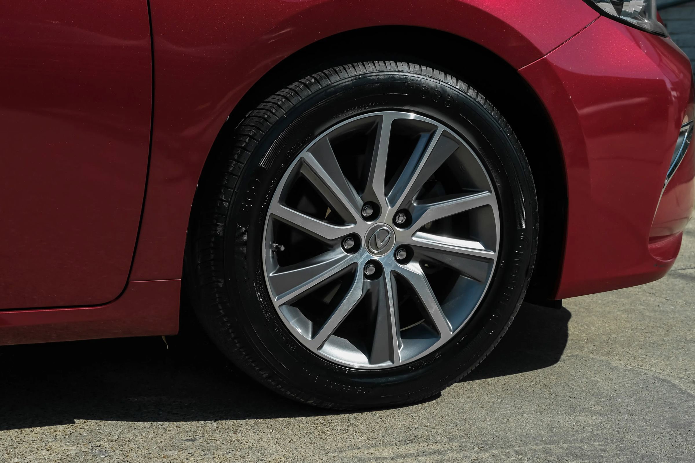 Used 2018 Lexus ES 300h w/ Luxury Package image 46