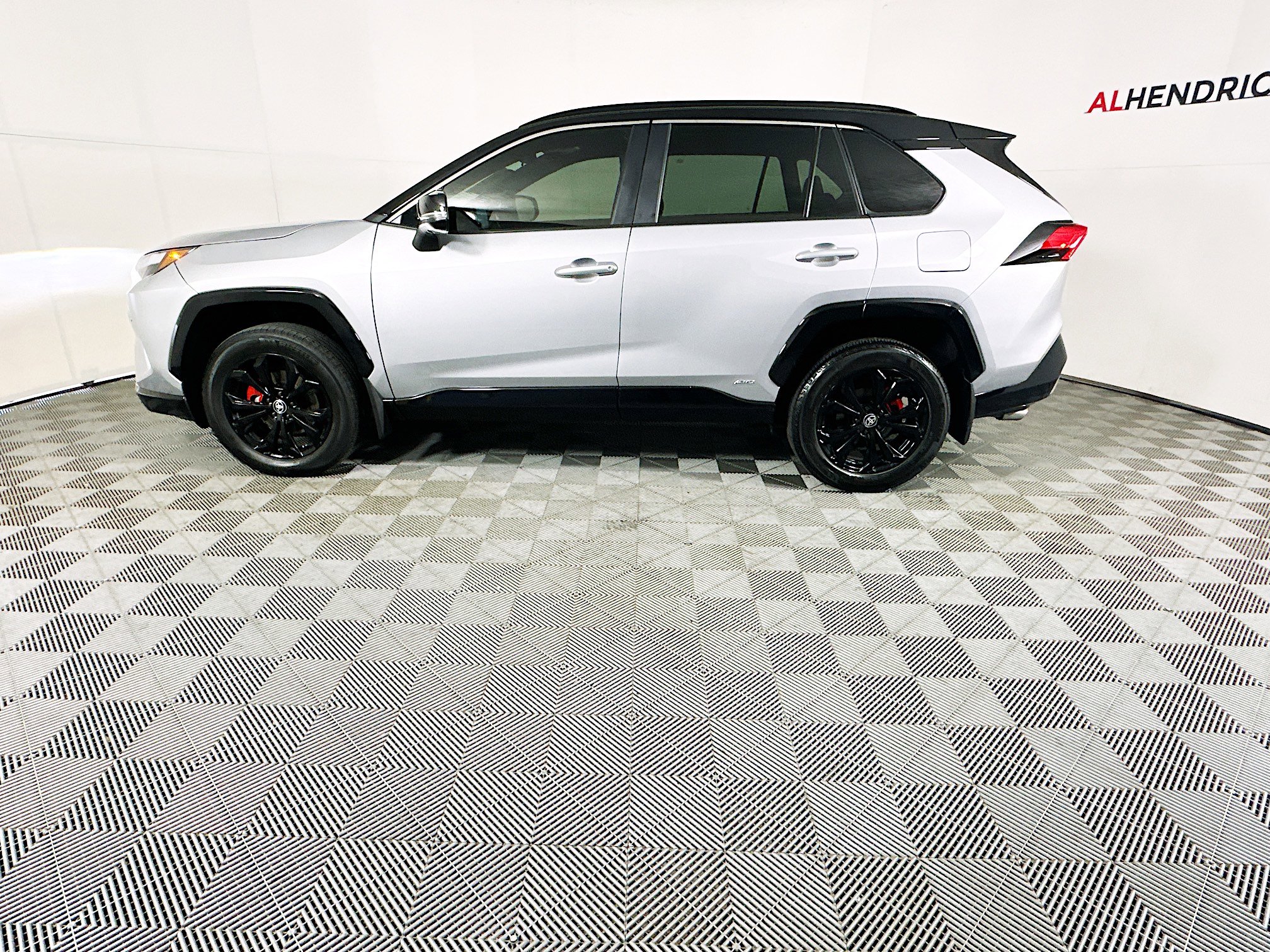Used 2025 Toyota RAV4 XSE image 6