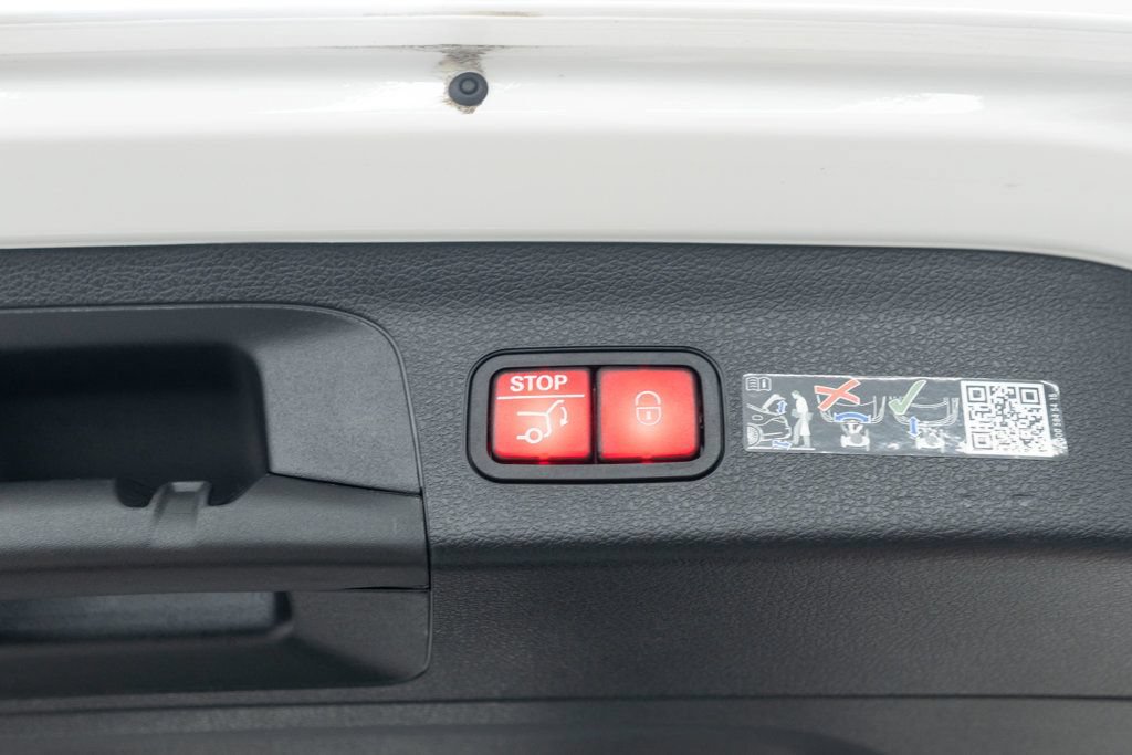 Used 2025 Mercedes-Benz GLS 450 4MATIC image 36