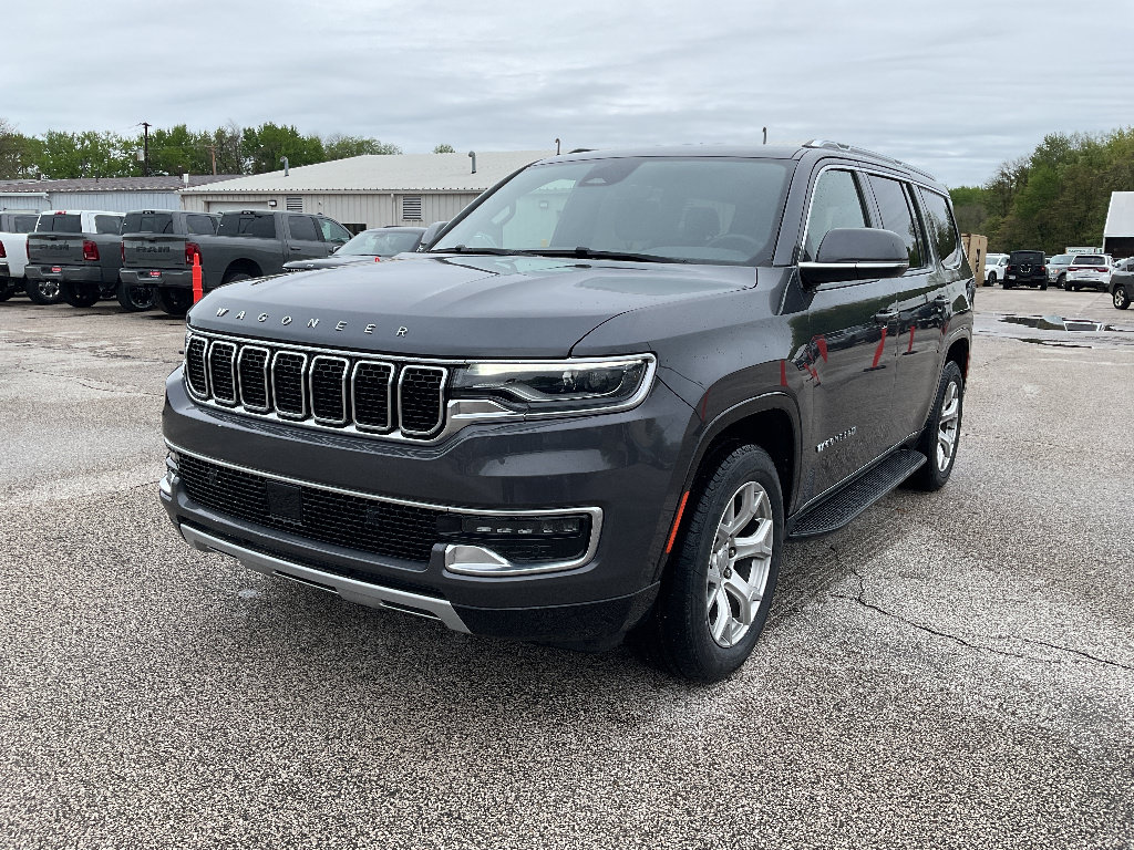 Used 2022 Jeep Wagoneer Series II AWD/4WD image 3