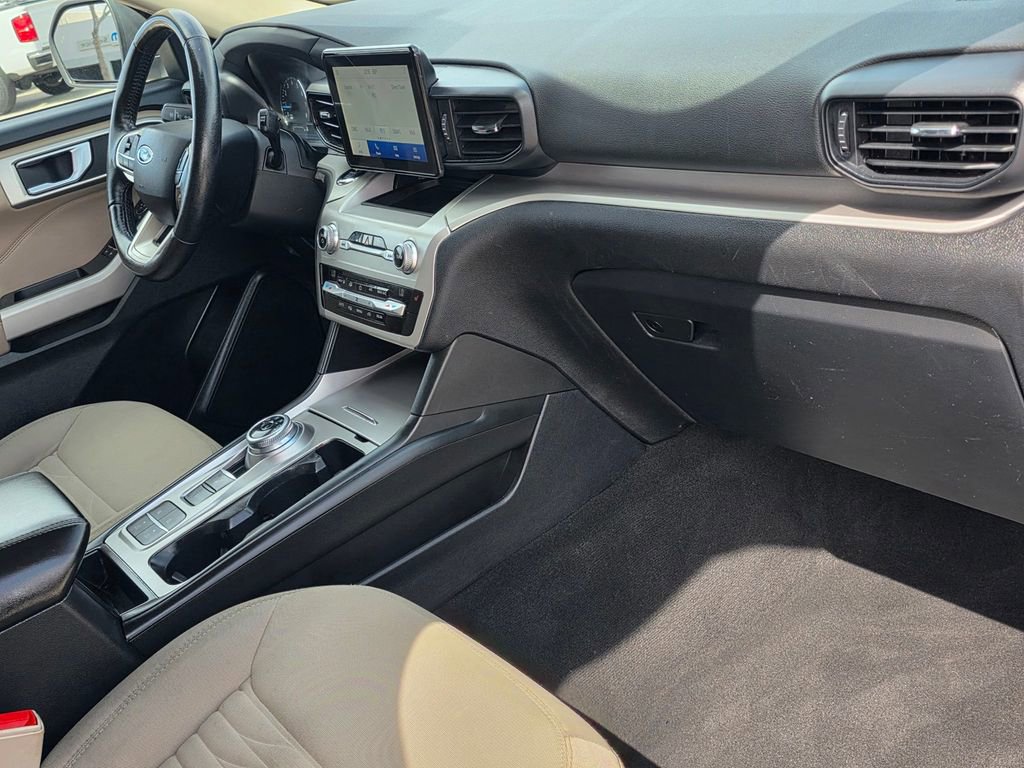 Used 2021 Ford Explorer XLT image 21