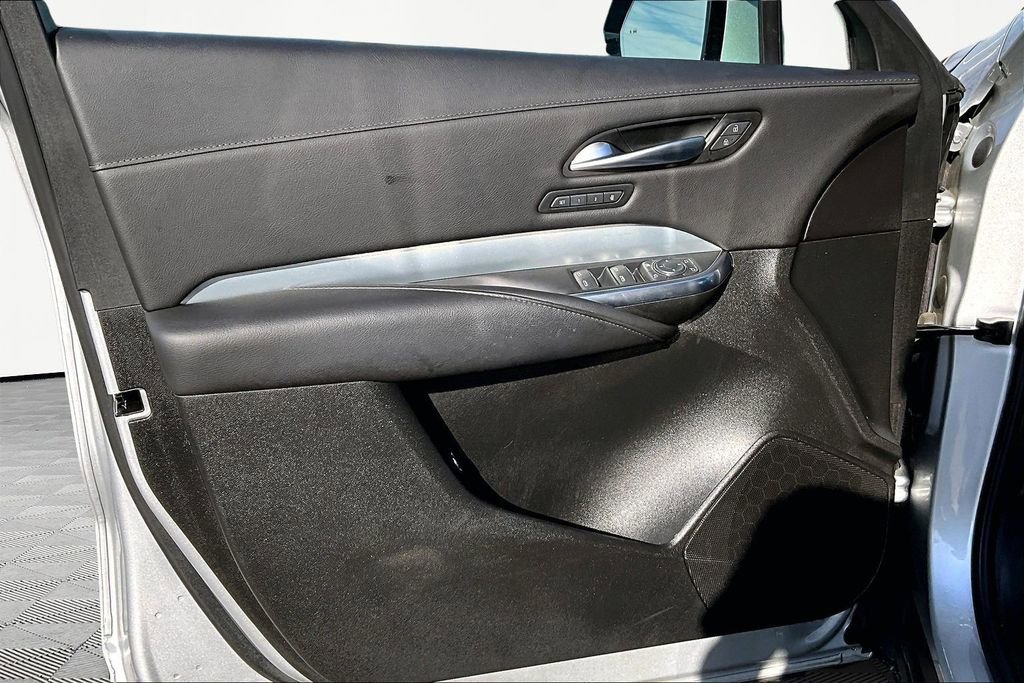 Used 2022 Cadillac XT4 Premium Luxury w/ Enhanced Visibility Package image 23