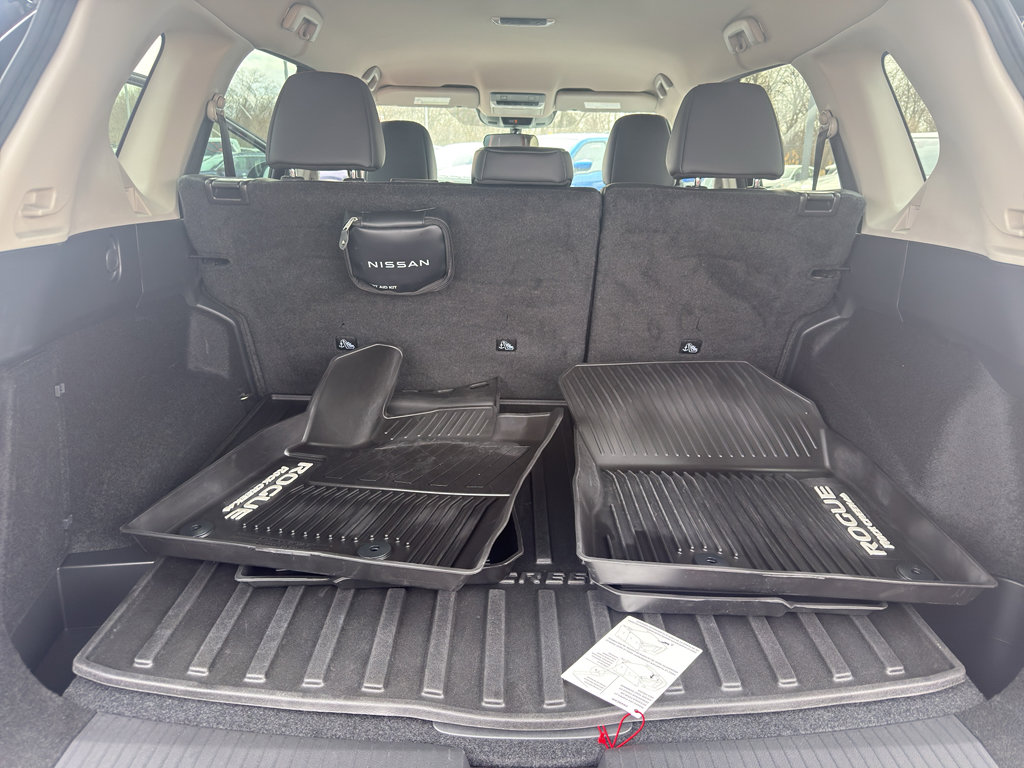 Used 2025 Nissan Rogue SV image 35