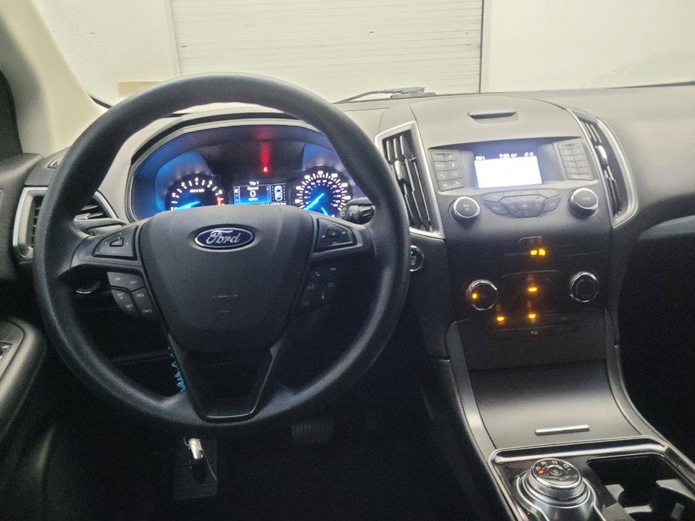 Used 2019 Ford Edge SE image 22