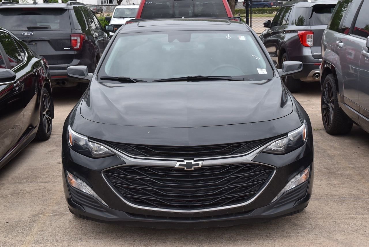 Used 2025 Chevrolet Malibu LT w/ Midnight Edition image 3