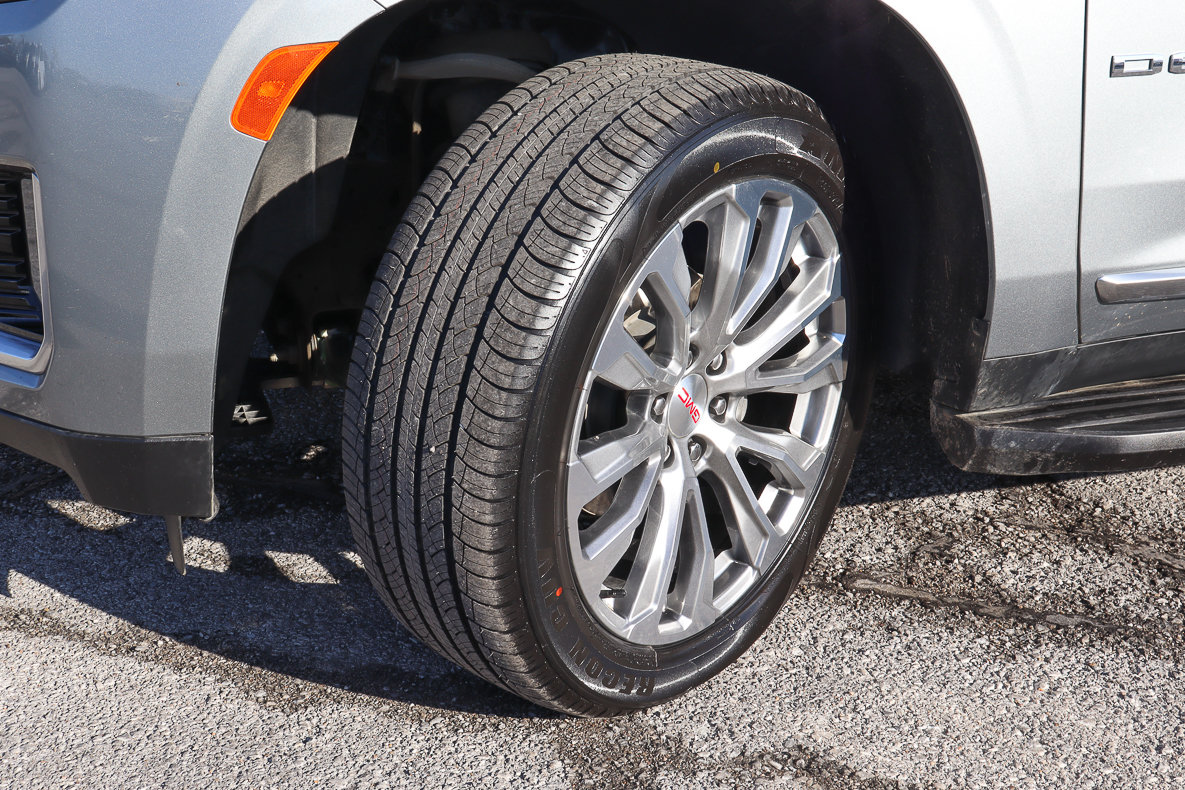 Used 2024 GMC Yukon XL Denali AWD/4WD image 19