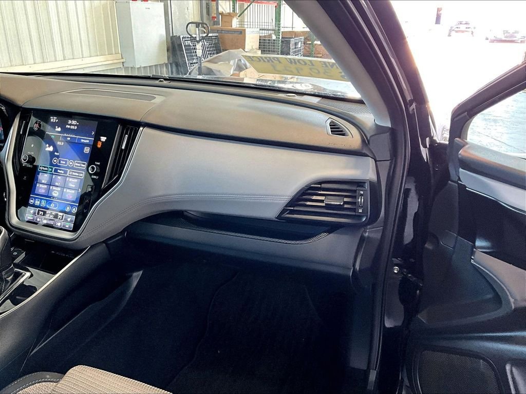 Used 2025 Subaru Outback Premium AWD/4WD image 13