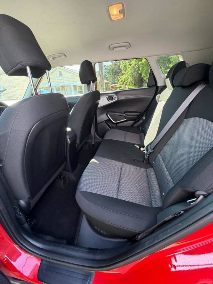 Used 2022 Kia Soul LX w/ Technology Package FWD image 10