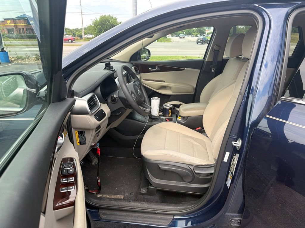 Used 2017 Kia Sorento AWD image 6