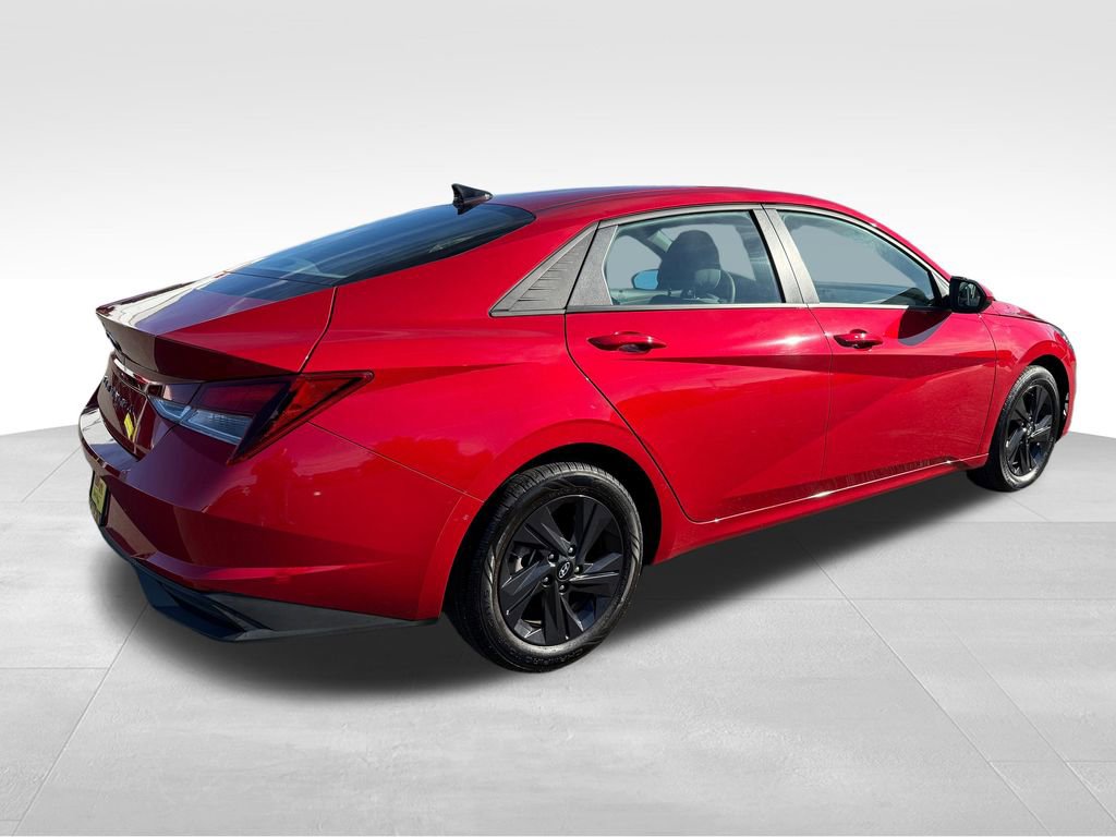 Used 2023 Hyundai Elantra SEL w/ Cargo Package image 8