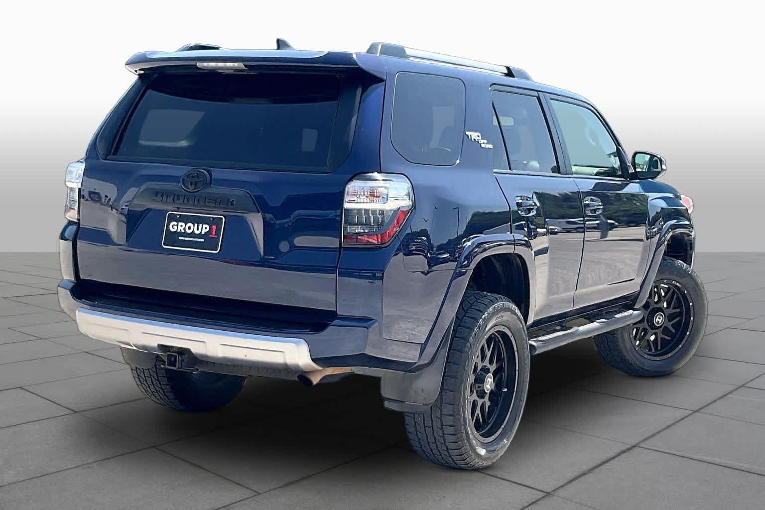 Used 2017 Toyota 4Runner TRD Off-Road Premium AWD/4WD image 12