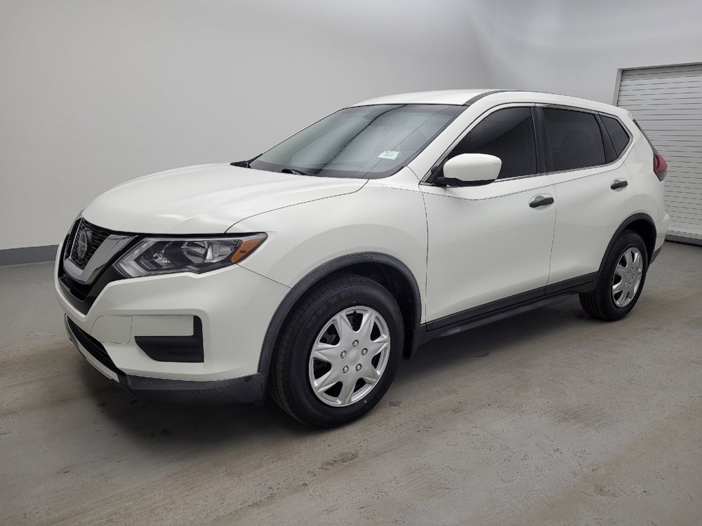 Used 2018 Nissan Rogue S image 2