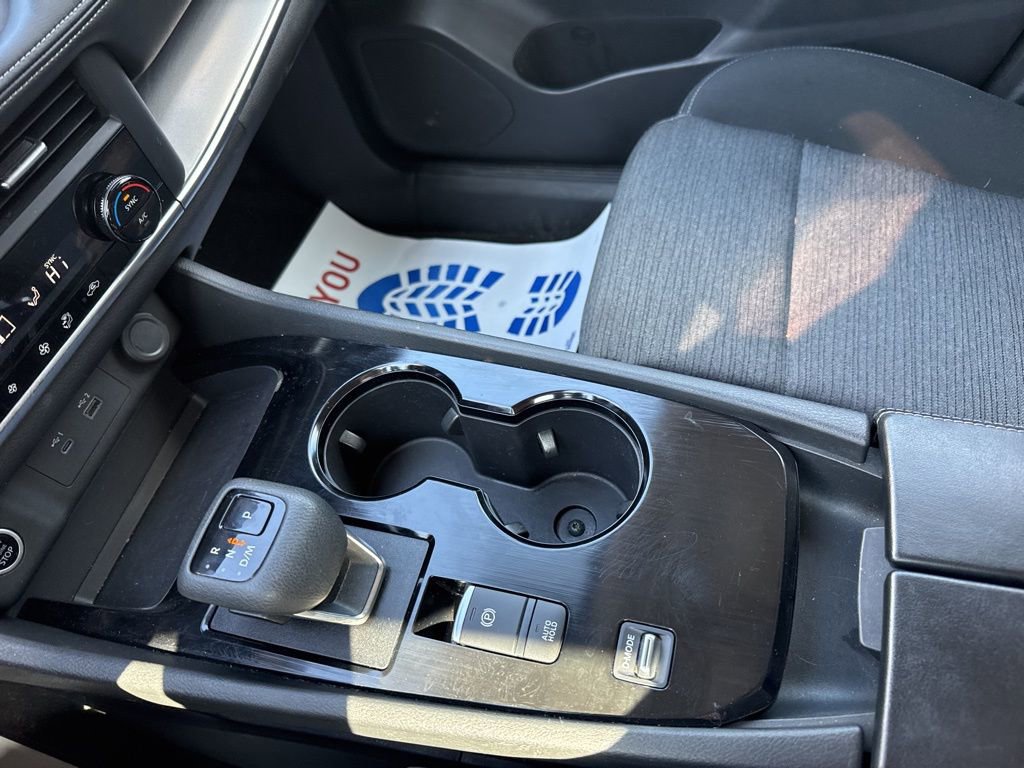 Used 2023 Nissan Rogue SV FWD image 32