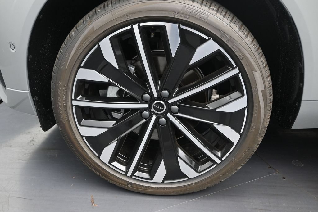 New 2026 Volvo XC60 B5 Ultra AWD/4WD image 9