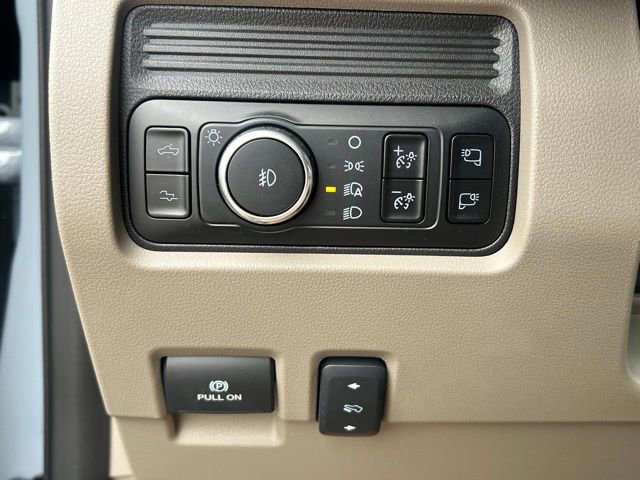 Used 2025 Ford F350 Platinum w/ Platinum Plus Package image 18