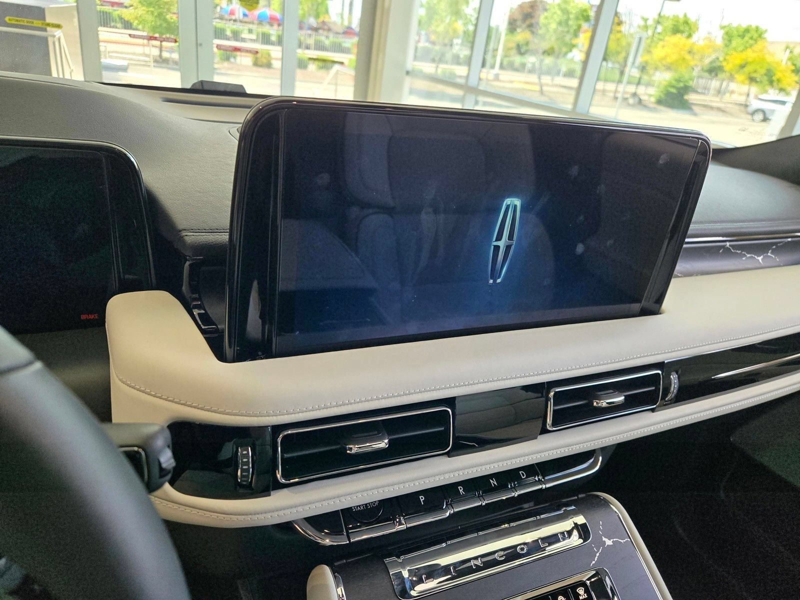 New 2026 Lincoln Aviator Black Label w/ Dynamic Handling Package AWD/4WD image 10