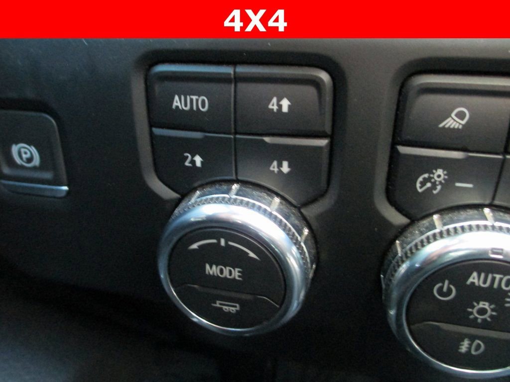 Used 2024 GMC Sierra 3500 Denali w/ Denali Reserve Package image 30