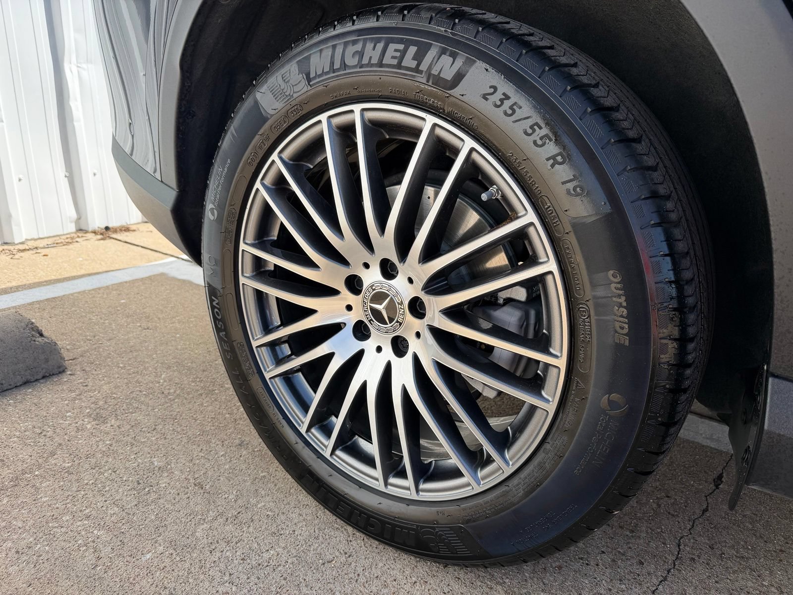 Used 2025 Mercedes-Benz GLC 300 4MATIC image 45