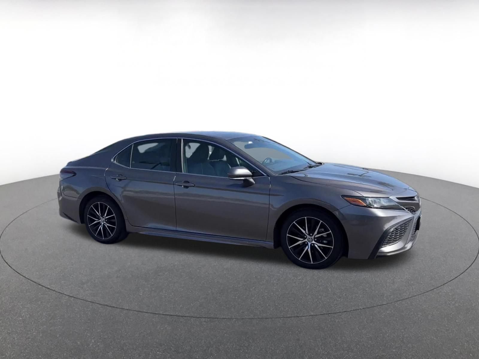 Used 2024 Toyota Camry SE FWD video 2