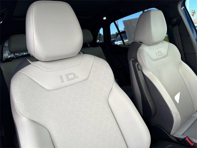 Certified 2022 Volkswagen ID.4 Pro S w/ Gradient Package image 15