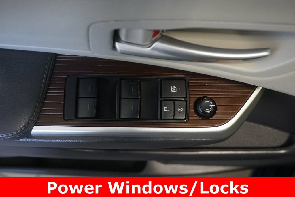Used 2024 Toyota Sienna XLE w/ XLE Plus Package AWD/4WD image 6