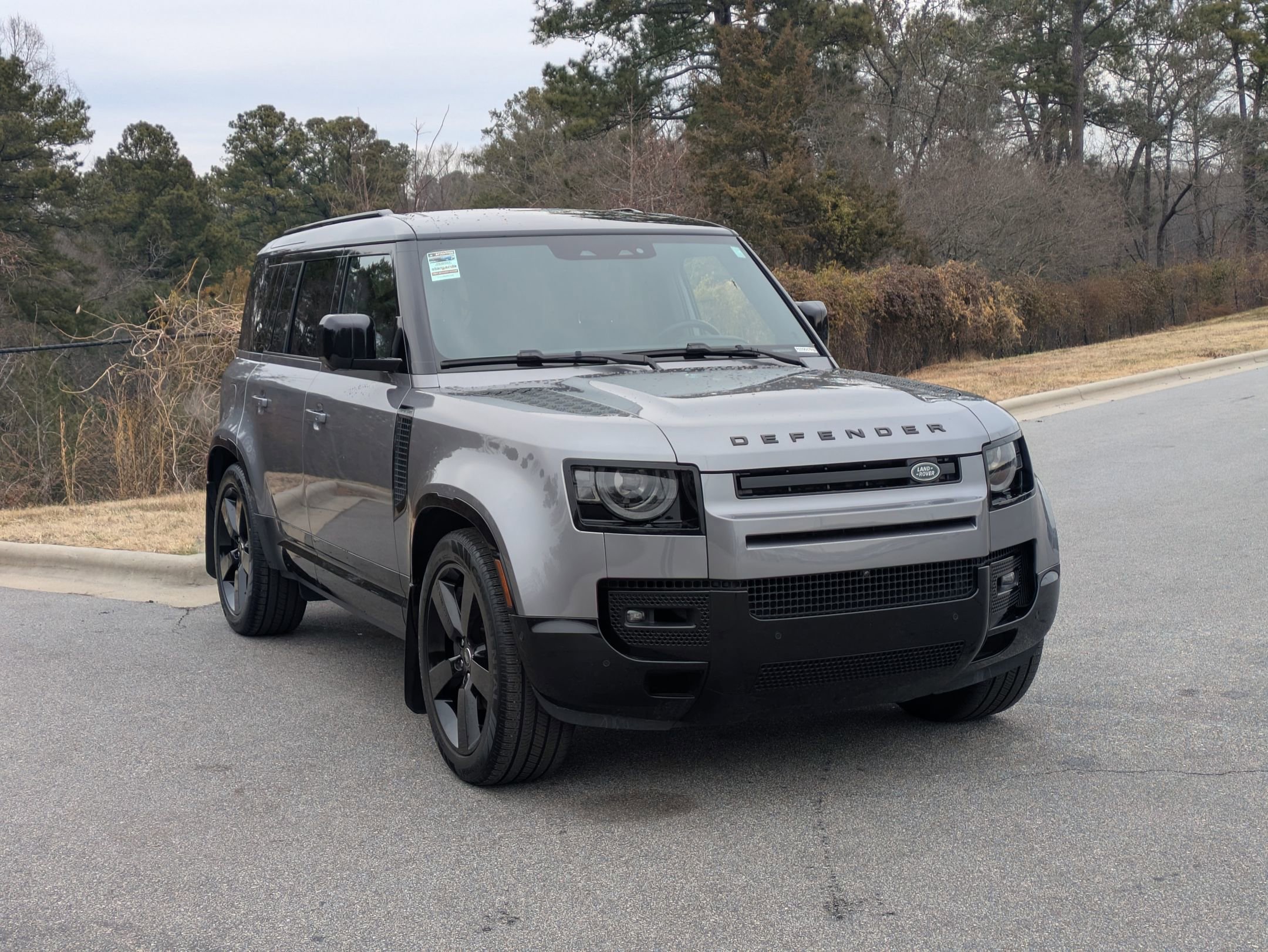 Certified 2024 Land Rover Defender 110 X-Dynamic SE image 3