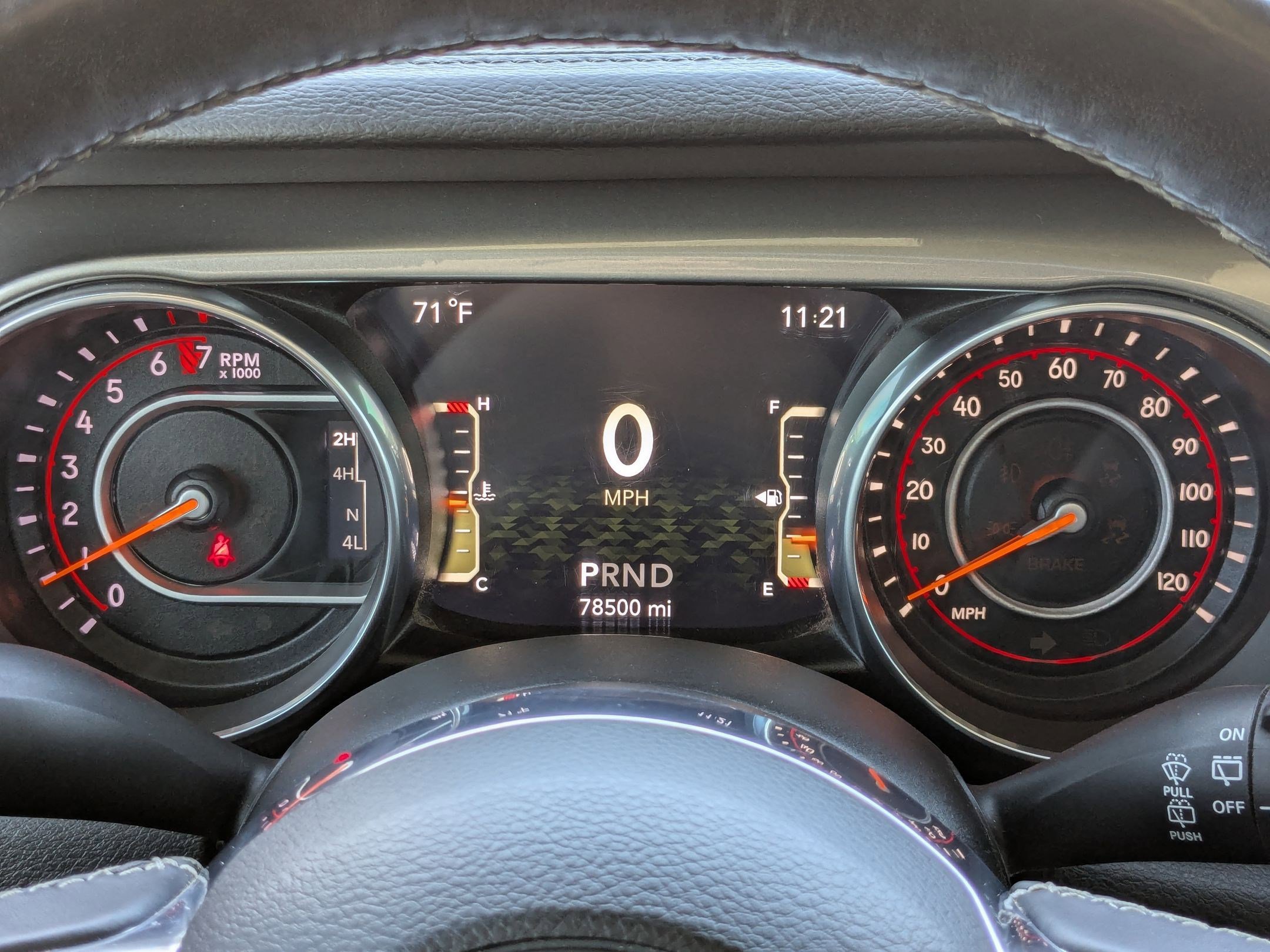 Used 2018 Jeep Wrangler Unlimited Sahara w/ Uconnect 4C Nav & Sound Group image 14