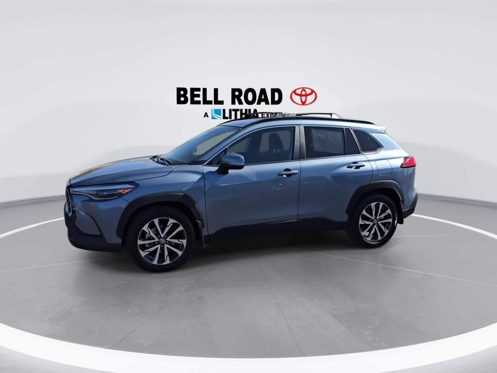 Used 2024 Toyota Corolla Cross XLE w/ Convenience Package FWD image 4