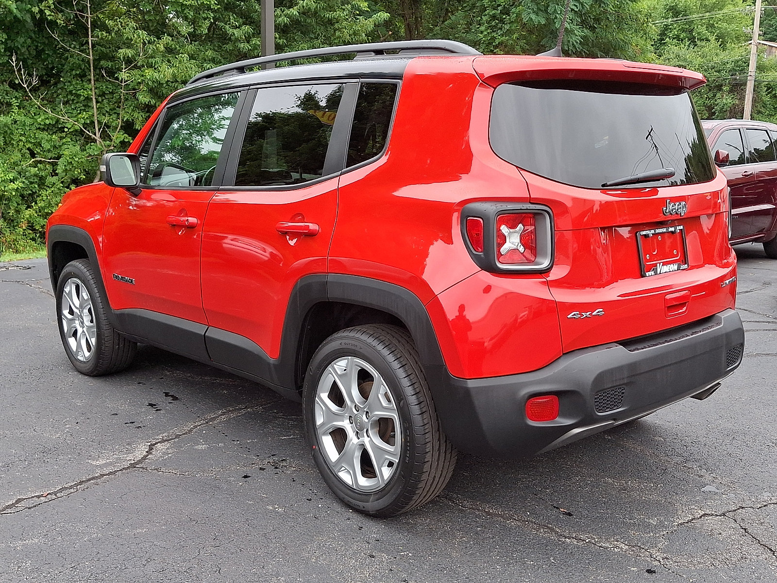 Certified 2019 Jeep Renegade Limited w/ UConnect 8.4 Nav Group AWD/4WD image 4