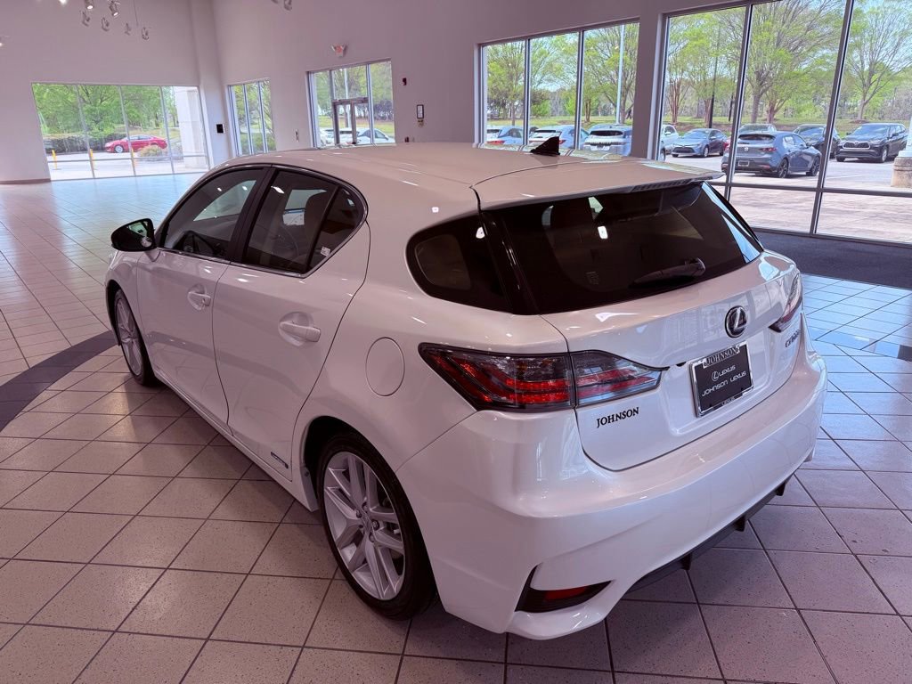 Used 2017 Lexus CT 200h w/ Navigation System Package image 11