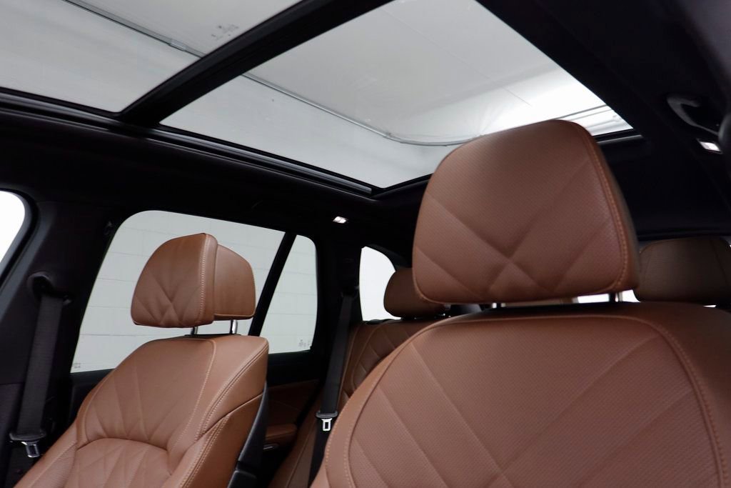 Used 2026 BMW X5 M60i image 13