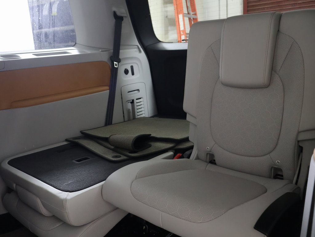 Used 2025 Volkswagen ID. Buzz 1st Edition image 28