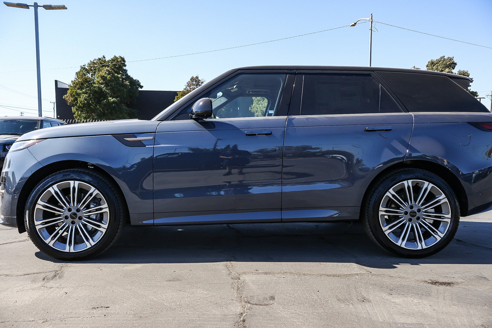 New 2027 Land Rover Range Rover Sport Dynamic SE AWD/4WD image 8