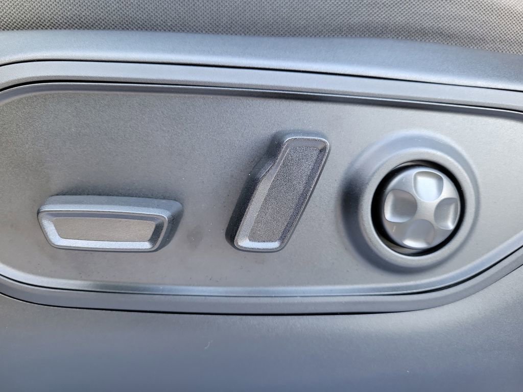 New 2025 Jeep Grand Cherokee Laredo X w/ Luxury Tech Group I image 22