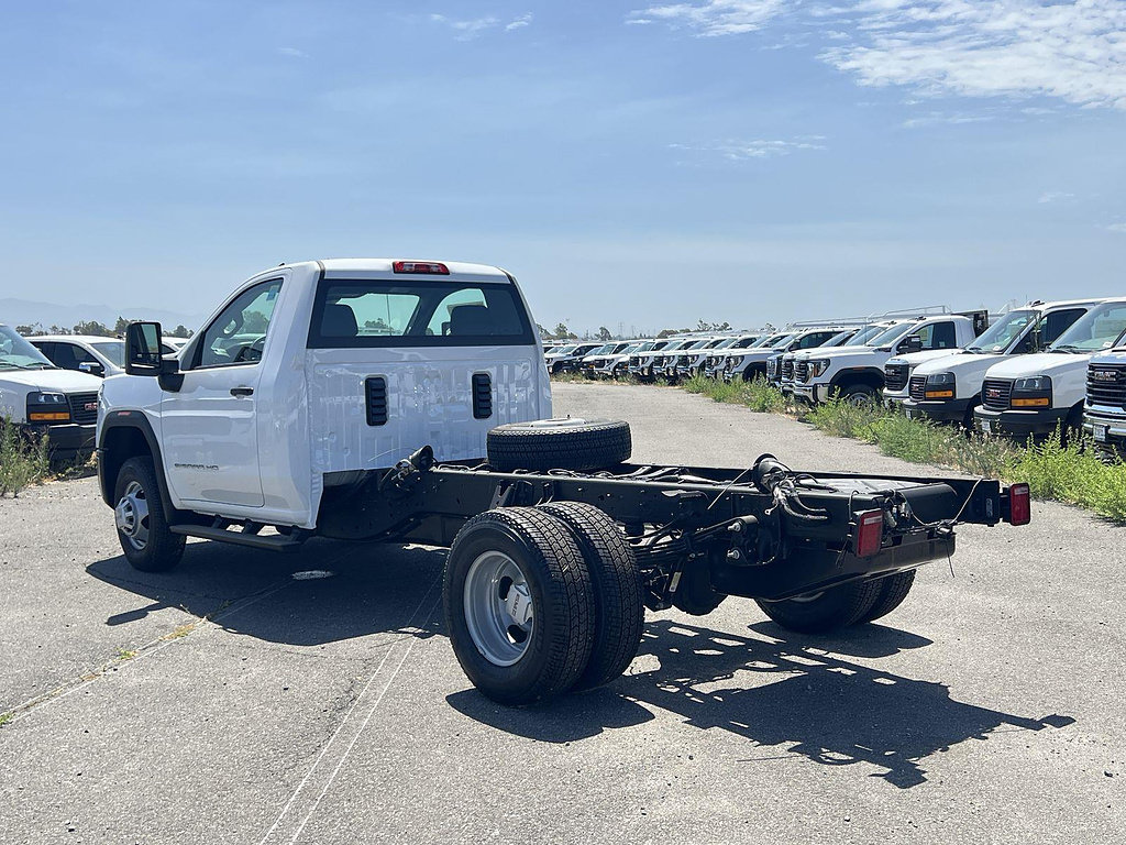 New 2026 GMC Sierra 3500 Pro AWD/4WD image 5