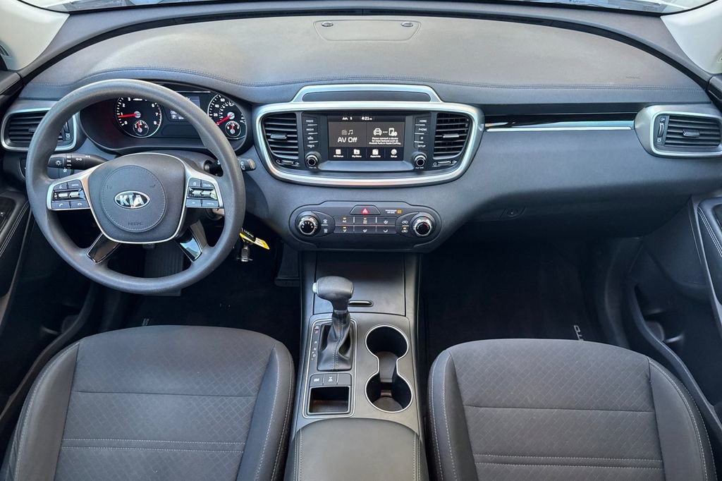 Used 2020 Kia Sorento LX AWD/4WD image 13