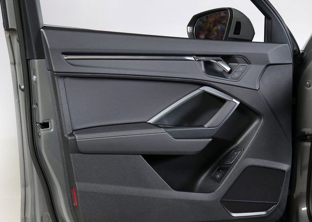New 2025 Audi Q3 2.0T Premium image 24