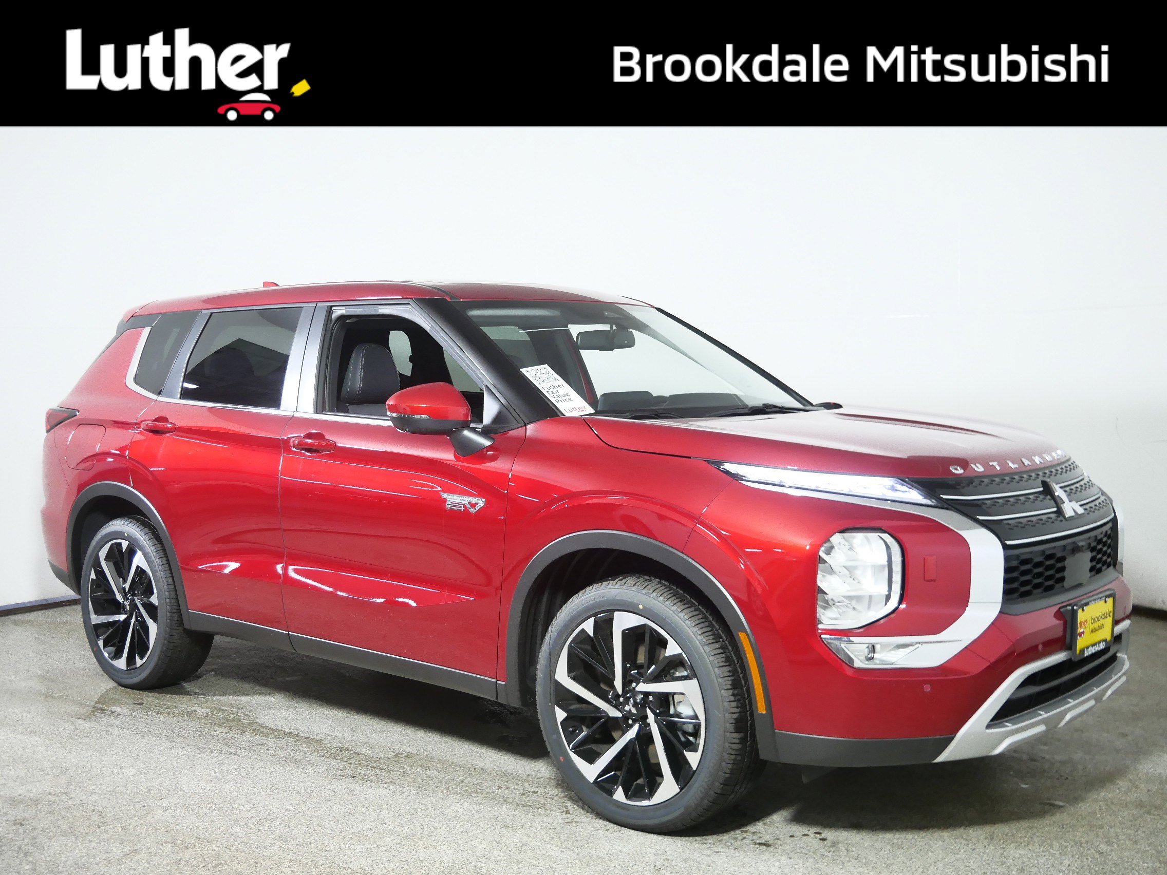 New 2025 Mitsubishi Outlander SE image 1