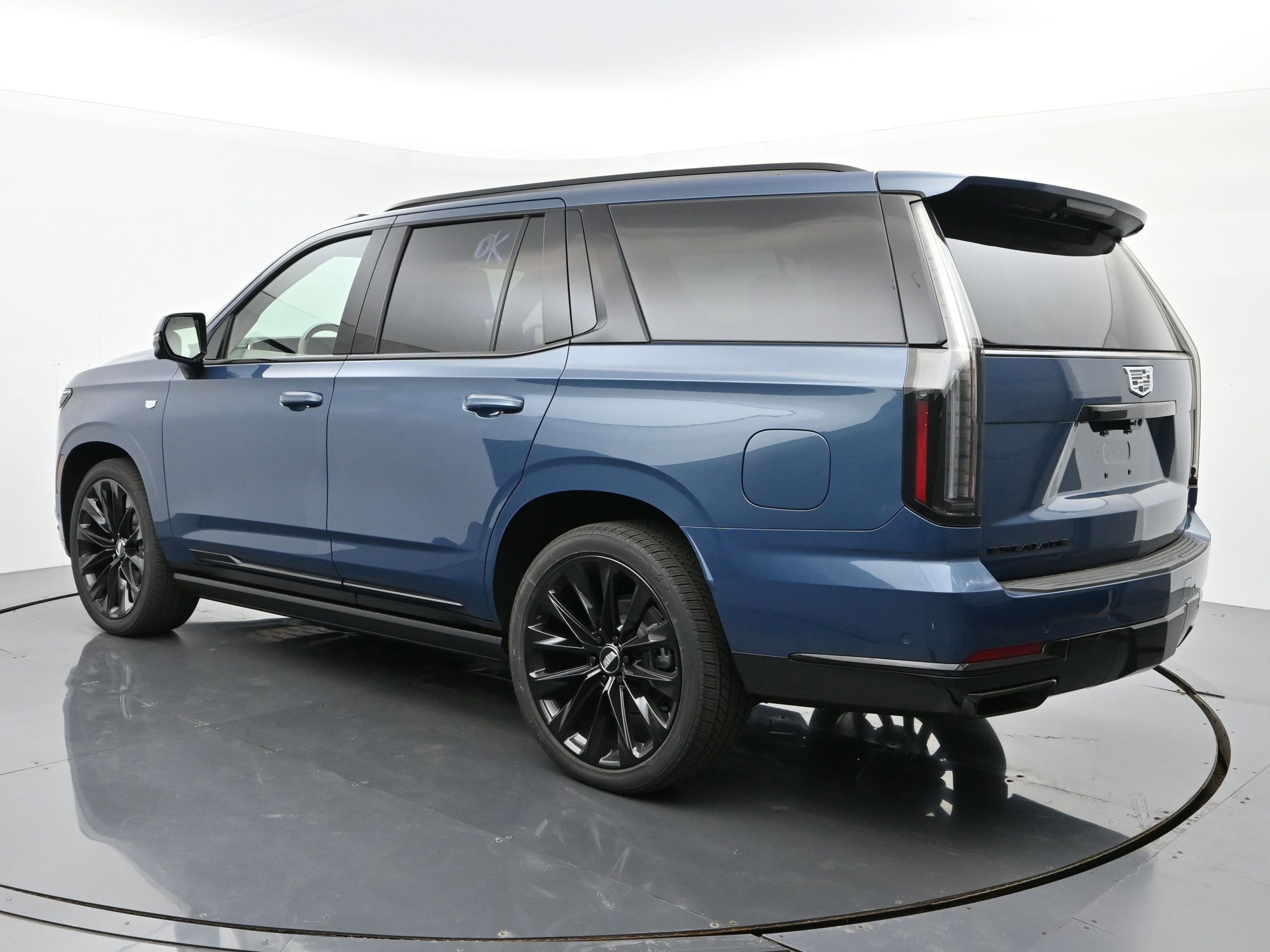 New 2026 Cadillac Escalade Platinum Sport w/ LPO, ONYX Package image 3