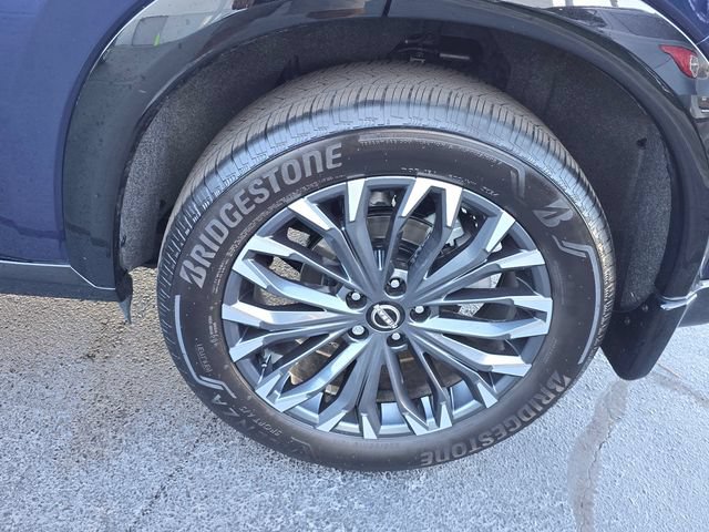 Certified 2025 Nissan Rogue Platinum AWD/4WD image 12