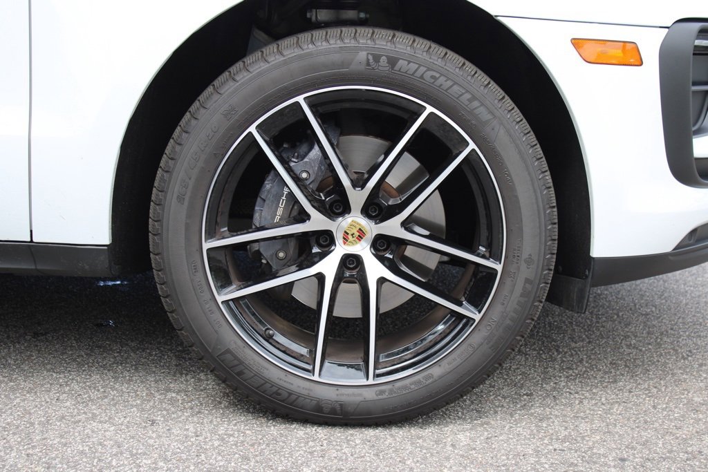 Used 2025 Porsche Macan image 16